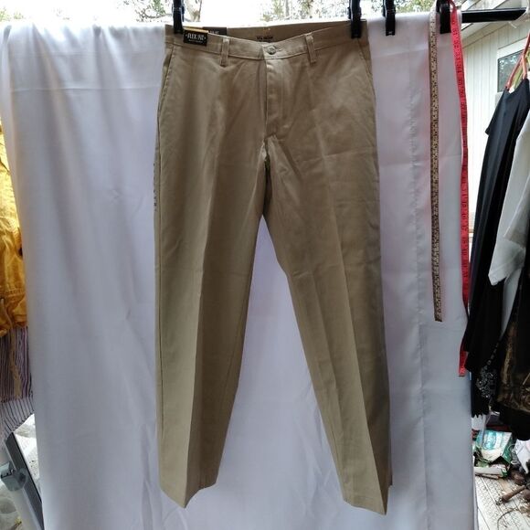 Lee khakis  - Picture 1 of 5